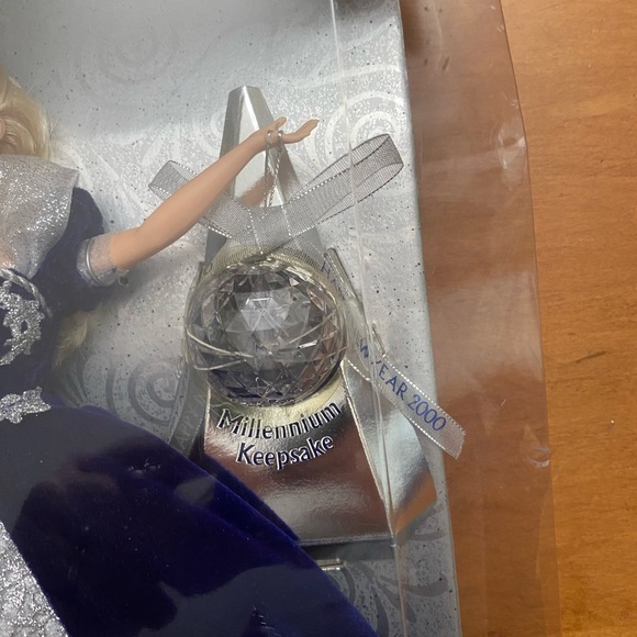 Millennium Barbie - Picture 4 of 7